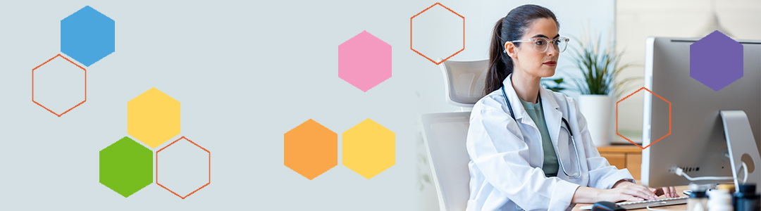 Envi_Banner_1080x300_Bridging Female doctor using a computer